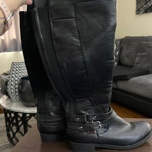 Flat black boots
